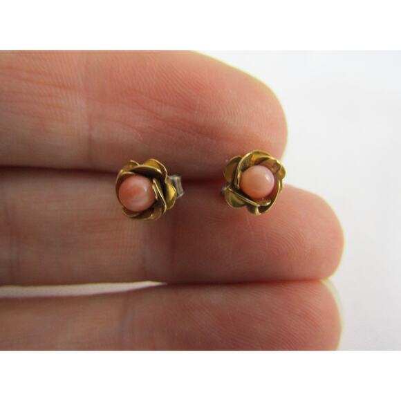 Peach Bead Gold Tone Flower Earrings Boho Cottagcore Stud - Picture 1 of 4